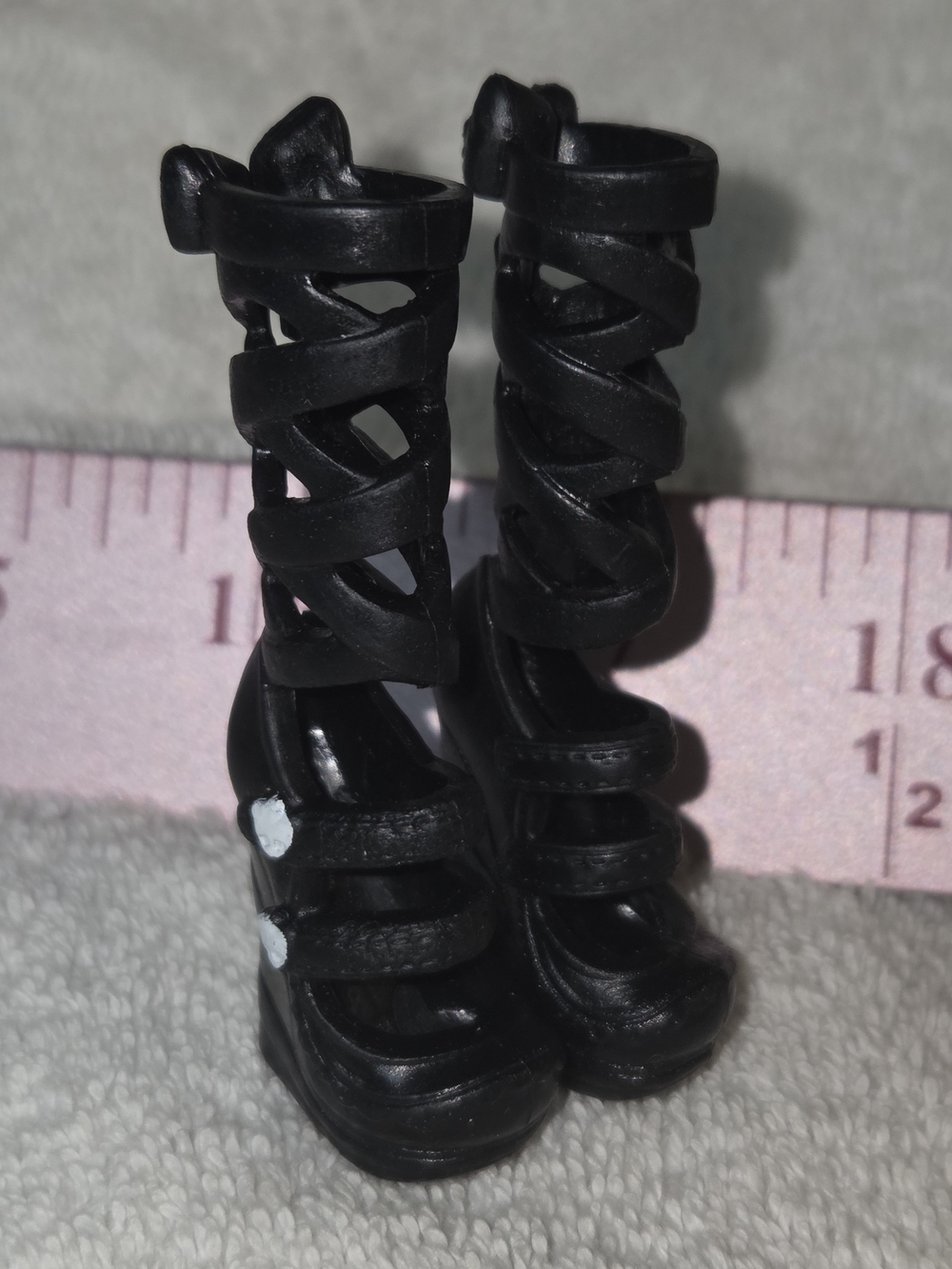 Mattel Monster Draculaura Picture Day  High Black Doll Gladiator Boots